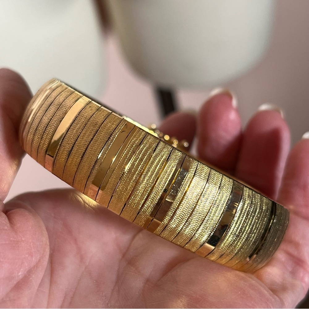 Vintage 80 90 Gold Vermeil Oversized Mobwife Classic Italy thick wide Bracelet - Picture 3 of 17
